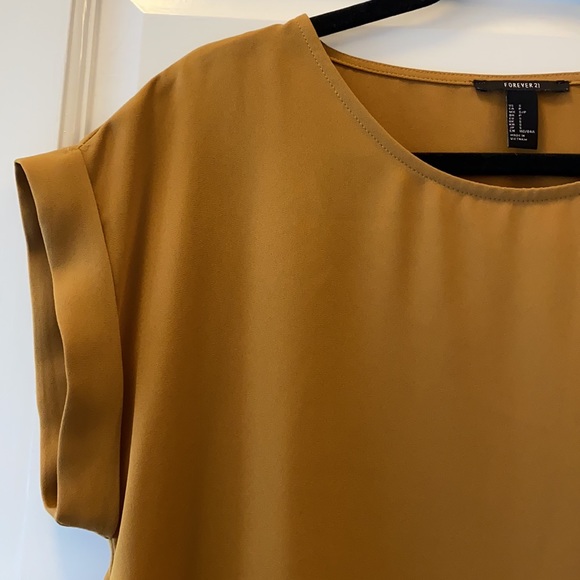 Dark mustard polyester top - Picture 2 of 3